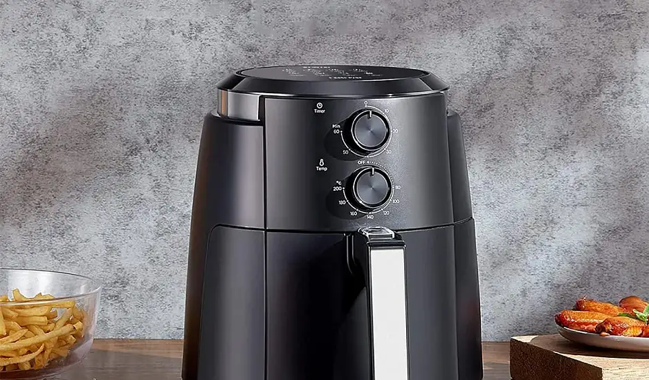 Air Fryer: Η λειτουργία που συχνά αγνοείται αλλά κάνει τη ζωή ακόμα πιο εύκολη